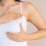 nâng ngực sau bao lâu được bóp mạnh